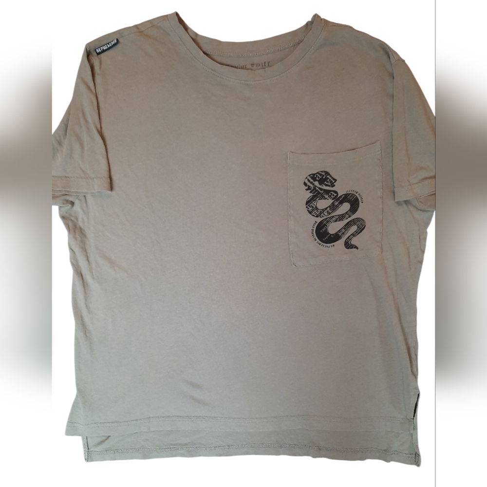 Taylor Swift Reputation Tour T-Shirt Womans Medium Tan Music Preppy Feminine